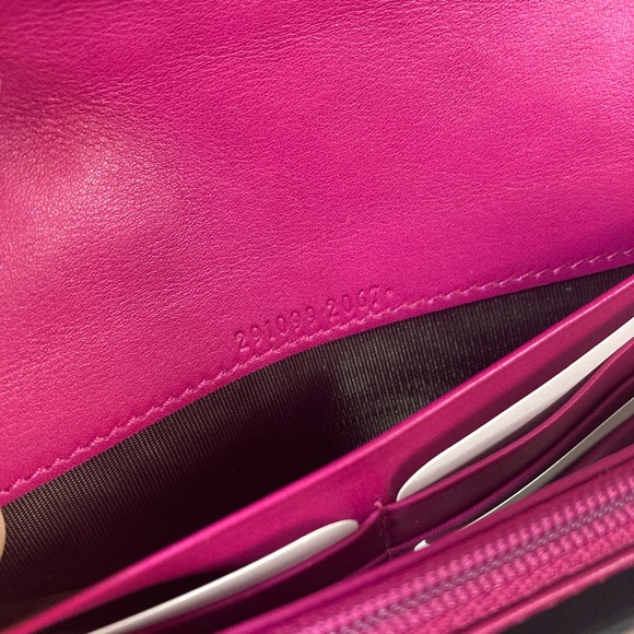Brand New Authentic Gucci Micro Guccissima GG Dark Pink Fuchsia Flap Wallet - Picture 11 of 11